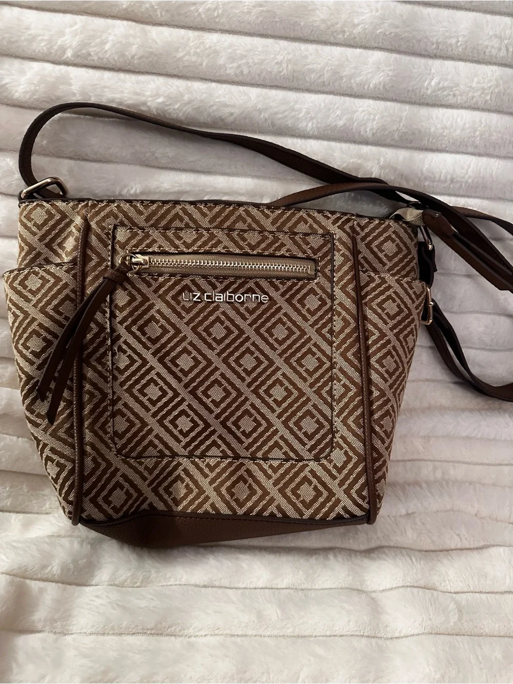 Liz Claiborne Brown Geometric Pattern Crossbody Bag with Dark Trim